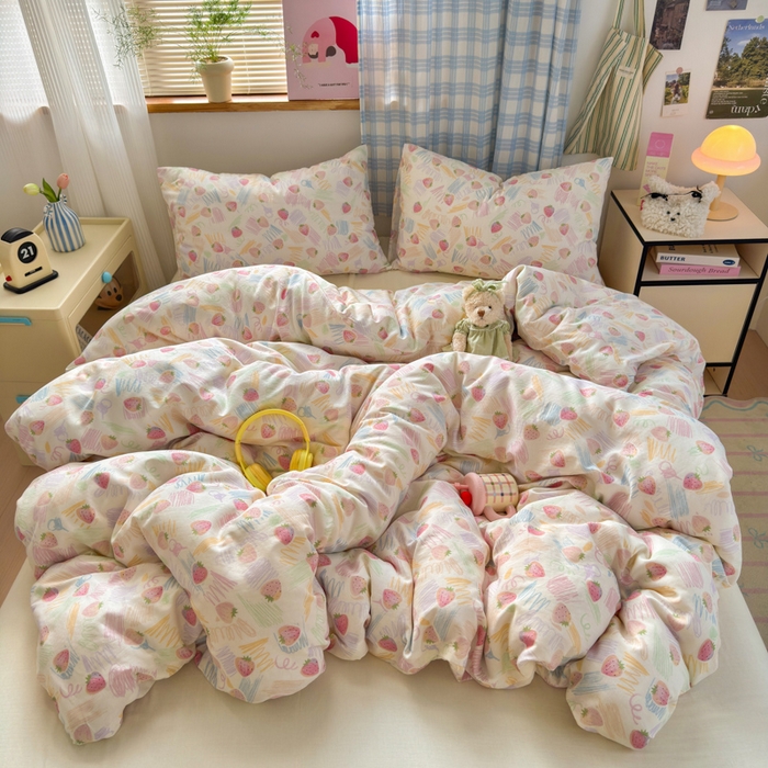 91家纺网 家纺一手货源 找家纺 曼之夏 2025新款全棉纯棉双层印花四件套 缤纷草莓