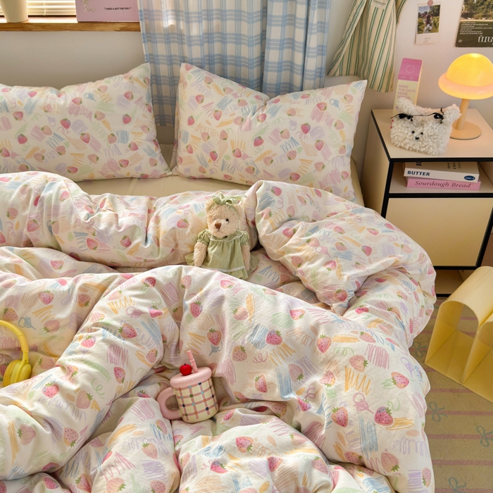 91家纺网 家纺一手货源 找家纺 曼之夏 2025新款全棉纯棉双层印花四件套 缤纷草莓