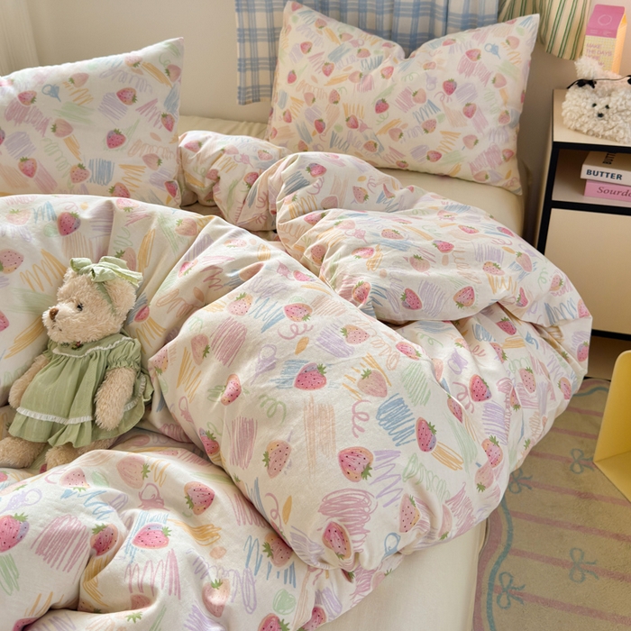 91家纺网 家纺一手货源 找家纺 曼之夏 2025新款全棉纯棉双层印花四件套 缤纷草莓