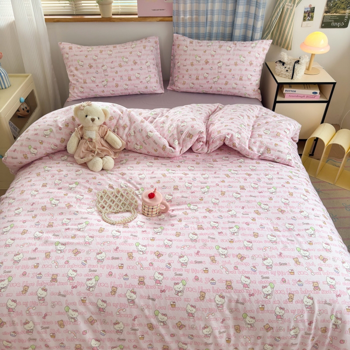 91家纺网 家纺一手货源 找家纺 曼之夏 2025新款全棉纯棉双层印花四件套 凯蒂熊仔