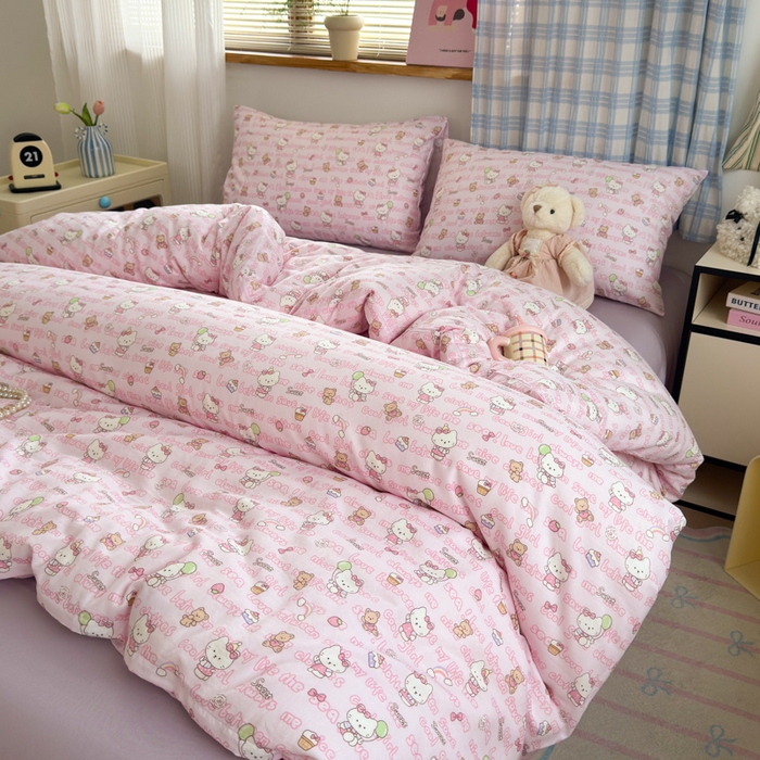 91家纺网 家纺一手货源 找家纺 曼之夏 2025新款全棉纯棉双层印花四件套 凯蒂熊仔