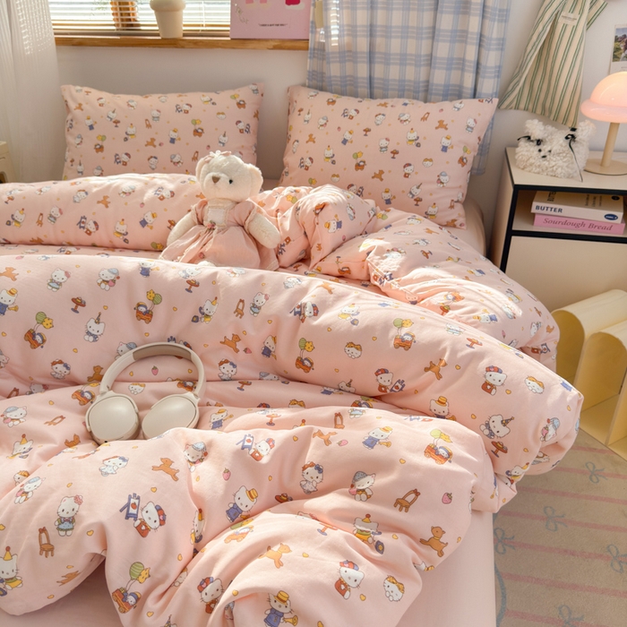 91家纺网 家纺一手货源 找家纺 曼之夏 2025新款全棉纯棉双层印花四件套 快乐凯蒂