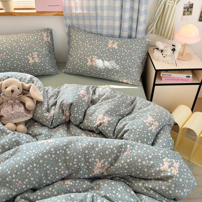 91家纺网 家纺一手货源 找家纺 曼之夏 2025新款全棉纯棉双层印花四件套 萌萌兔