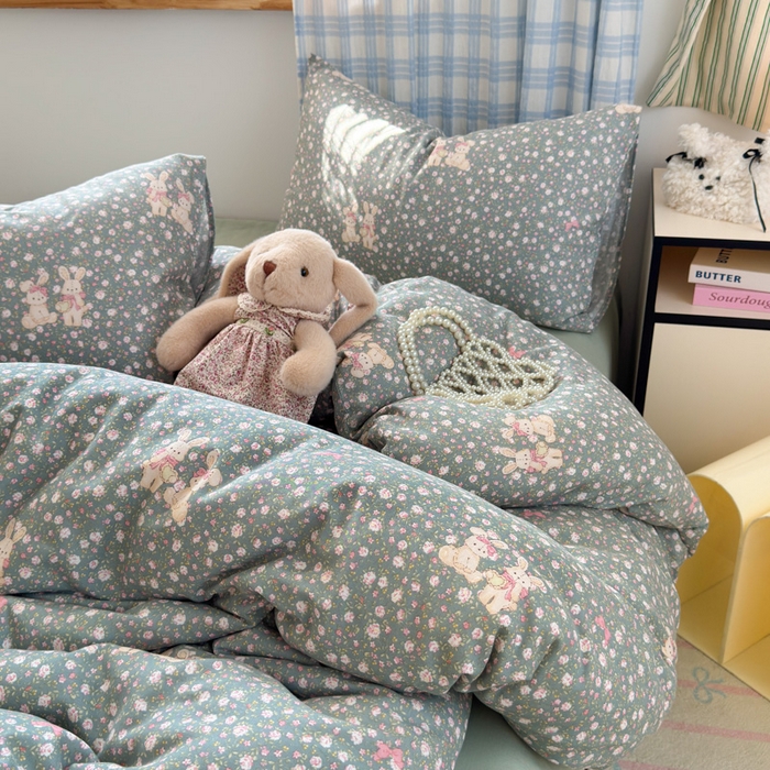 91家纺网 家纺一手货源 找家纺 曼之夏 2025新款全棉纯棉双层印花四件套 萌萌兔