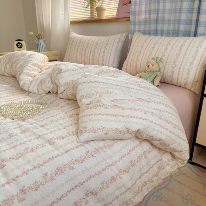 91家纺网 家纺一手货源 找家纺 曼之夏 2025新款全棉纯棉双层印花四件套 亭亭玉立