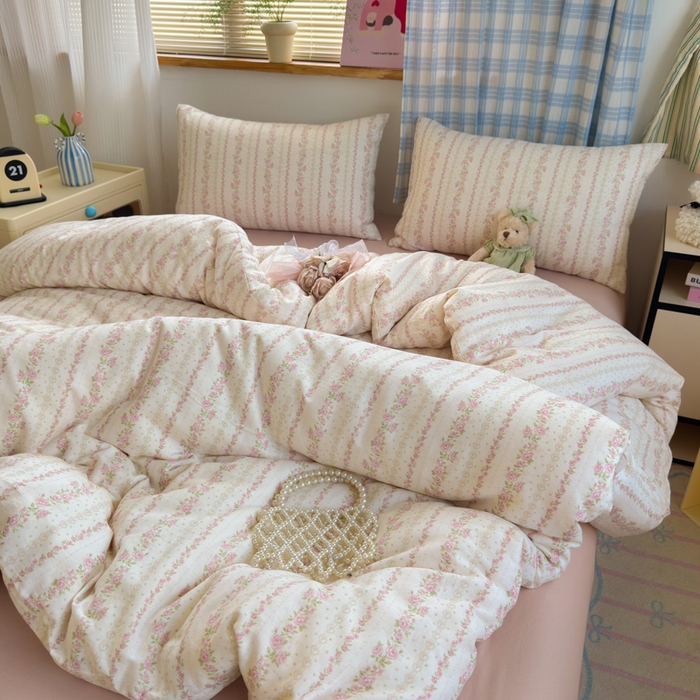 91家纺网 家纺一手货源 找家纺 曼之夏 2025新款全棉纯棉双层印花四件套 亭亭玉立