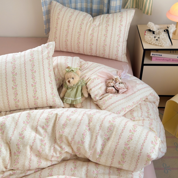 91家纺网 家纺一手货源 找家纺 曼之夏 2025新款全棉纯棉双层印花四件套 亭亭玉立