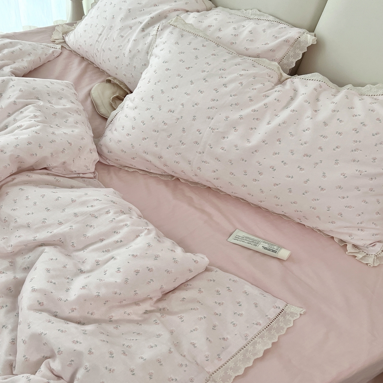 91家纺网 家纺一手货源 找家纺 （总）荣轩2025新款全棉双层纱镂空花边工艺款四件套（铺床版）