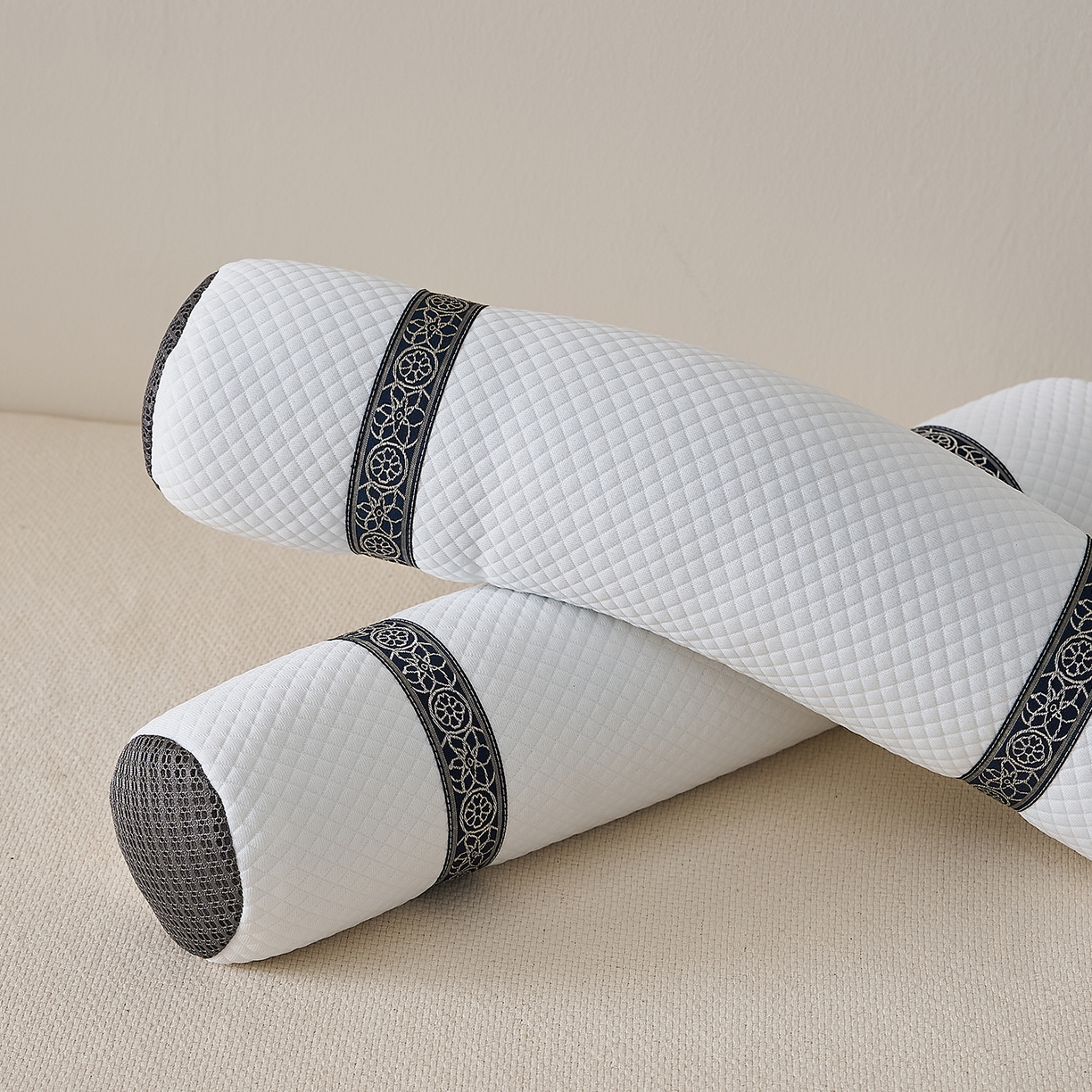 91家纺网 家纺一手货源 找家纺 （总）乐可 2025新款科技护颈圆柱枕枕头枕芯