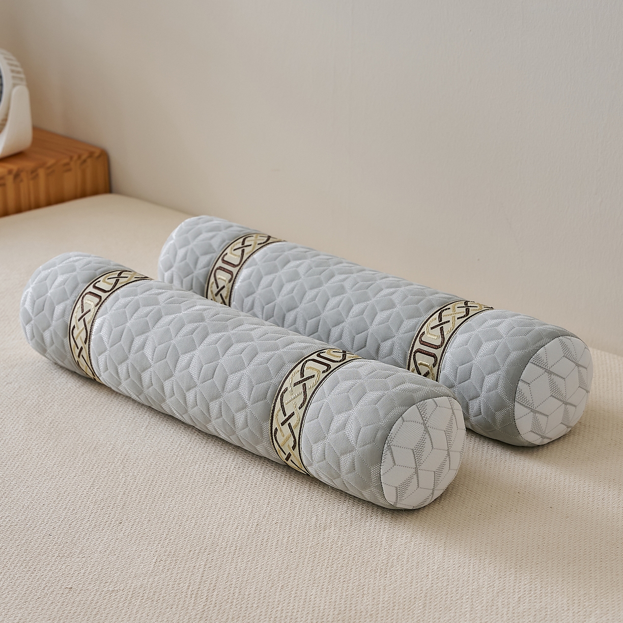 91家纺网 家纺一手货源 找家纺 （总）乐可 2025新款科技护颈圆柱枕枕头枕芯