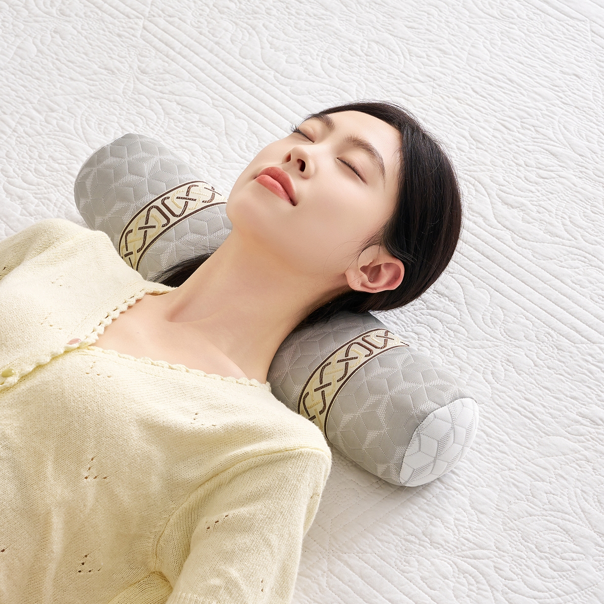 91家纺网 家纺一手货源 找家纺 乐可 2025新款科技护颈圆柱枕枕头枕芯 科技护颈圆柱枕-科技灰