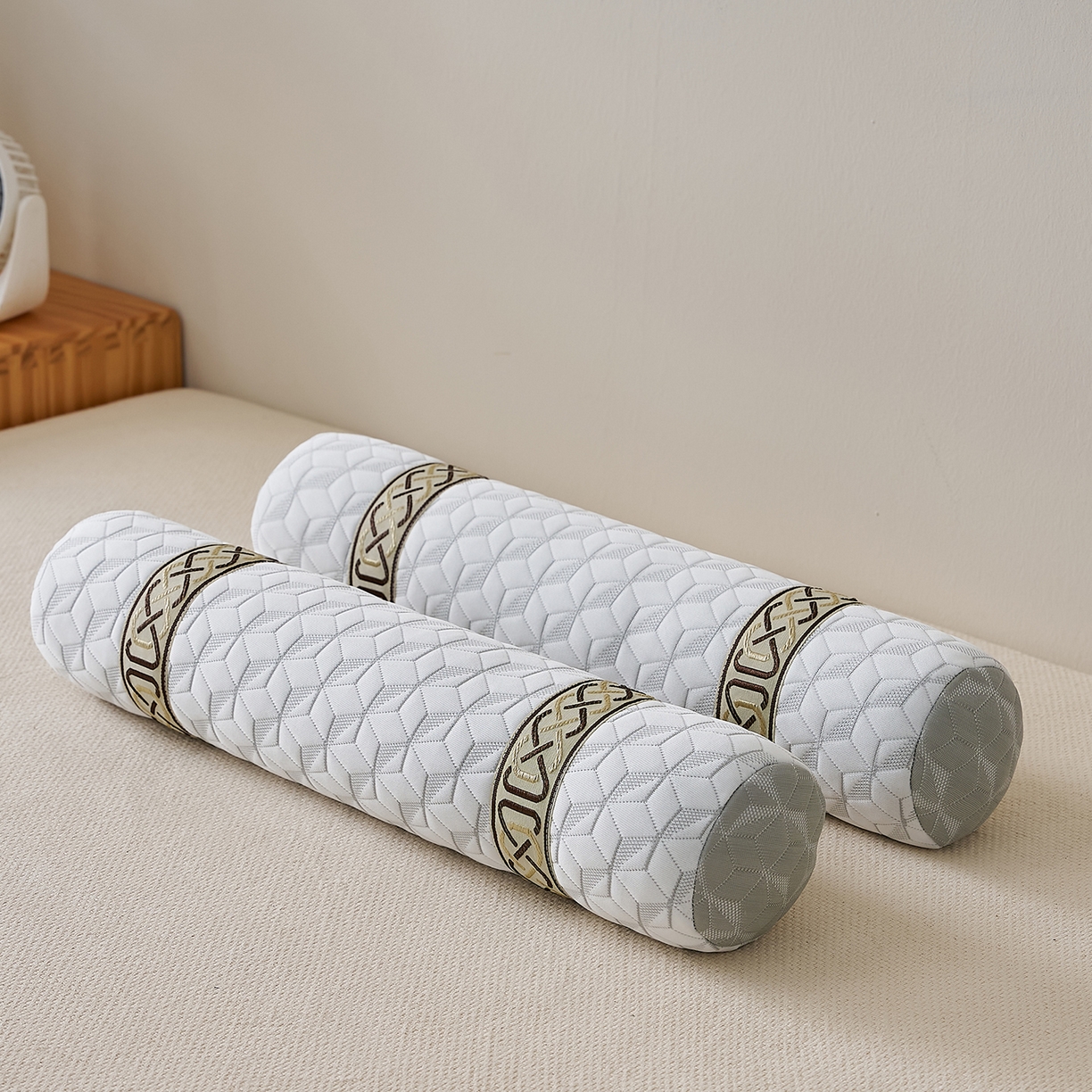 乐可 2025新款科技护颈圆柱枕枕头枕芯 科技护颈圆柱枕-科技白