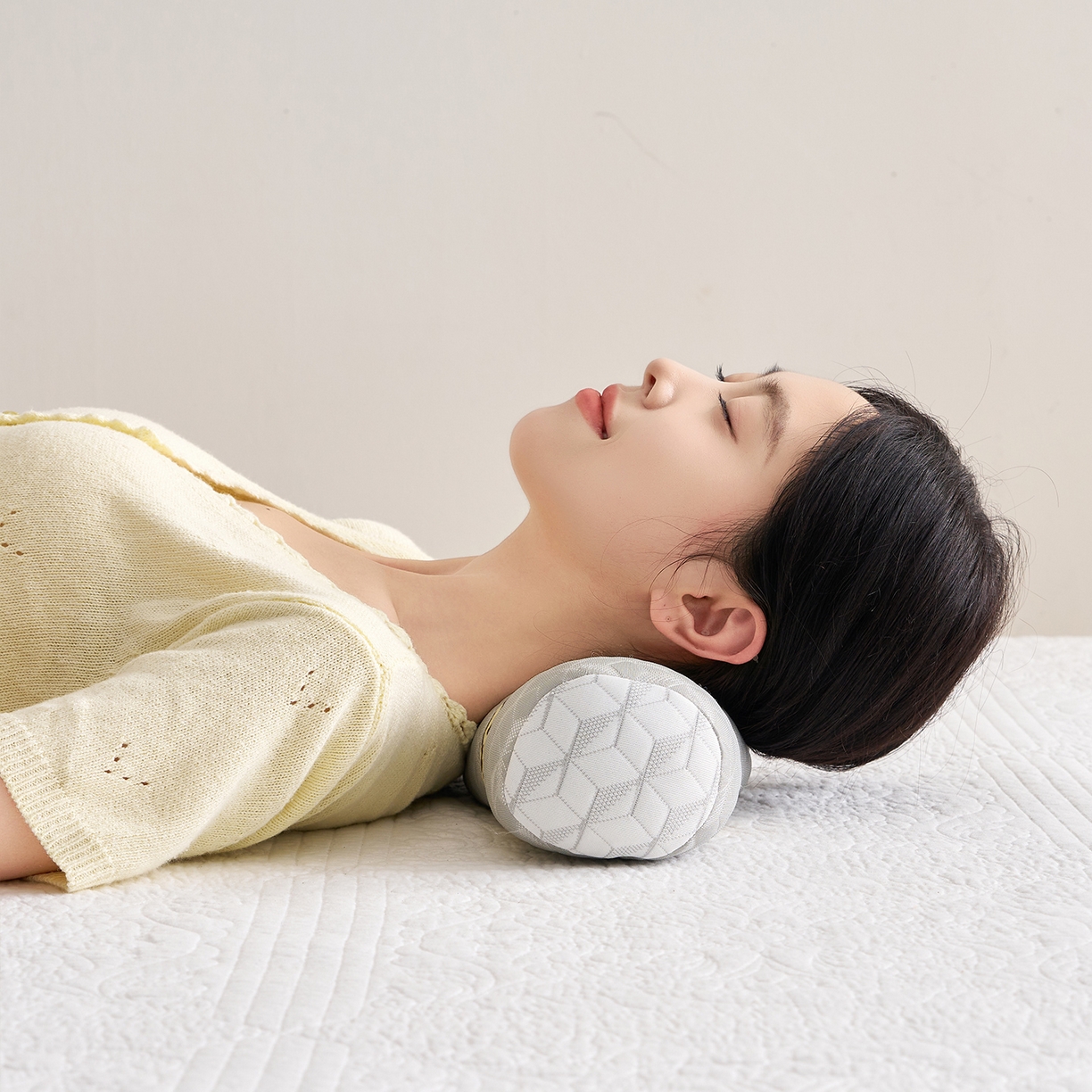 91家纺网 家纺一手货源 找家纺 乐可 2025新款科技护颈圆柱枕枕头枕芯 科技护颈圆柱枕-科技灰