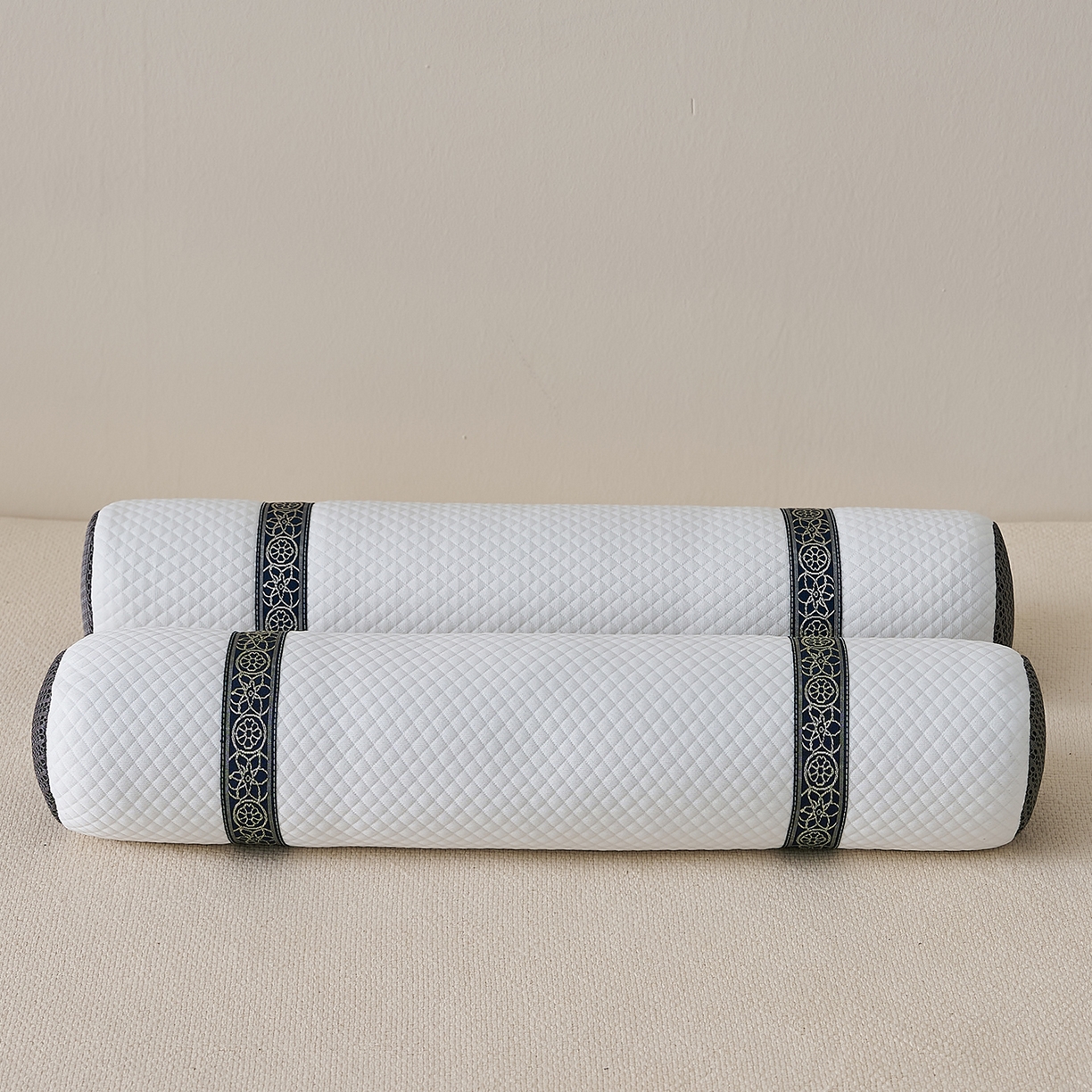 91家纺网 家纺一手货源 找家纺 （总）乐可 2025新款科技护颈圆柱枕枕头枕芯