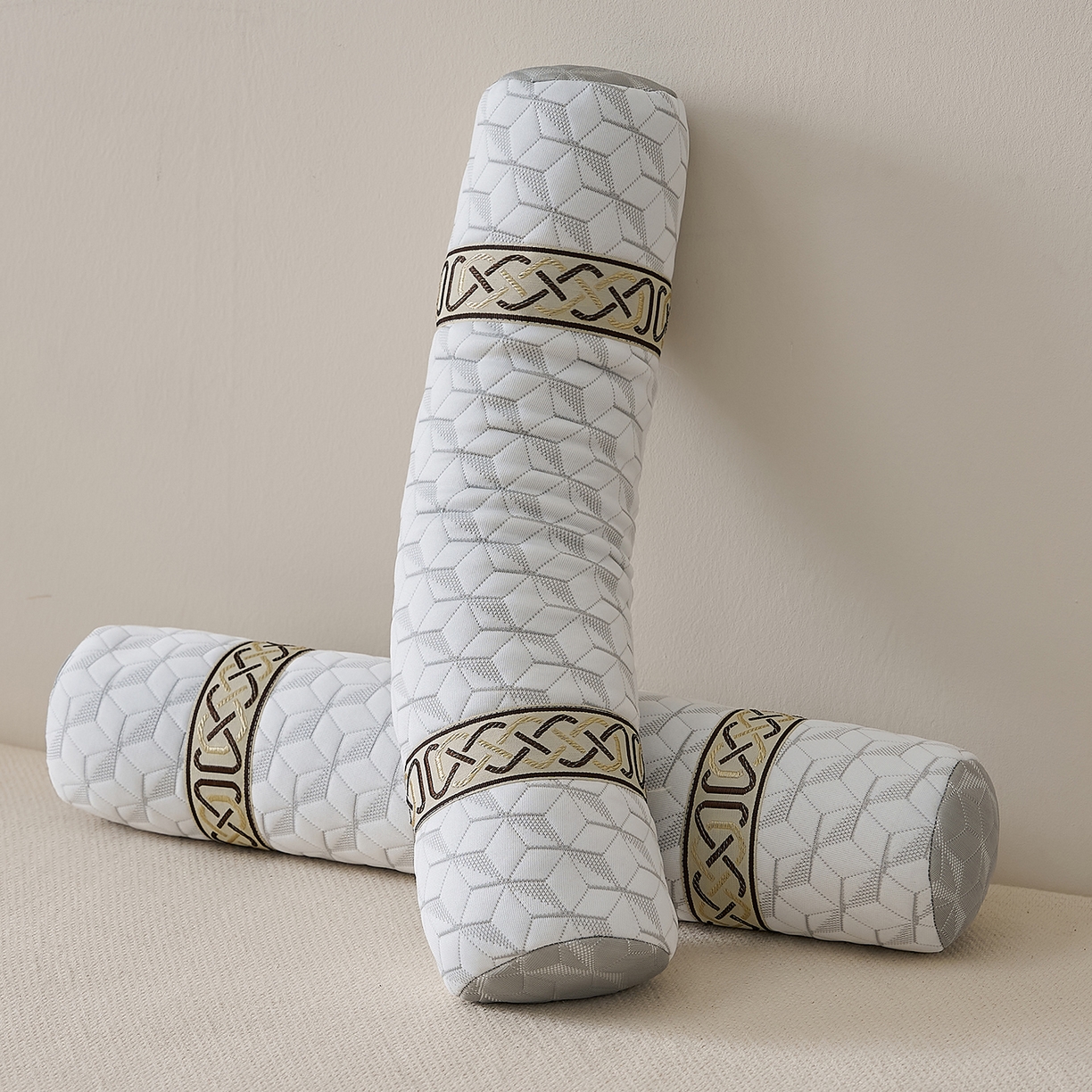 91家纺网 家纺一手货源 找家纺 乐可 2025新款科技护颈圆柱枕枕头枕芯 科技护颈圆柱枕-科技白