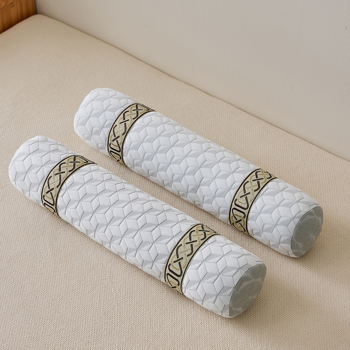 91家纺网 家纺一手货源 找家纺 乐可 2025新款科技护颈圆柱枕枕头枕芯 科技护颈圆柱枕-科技白