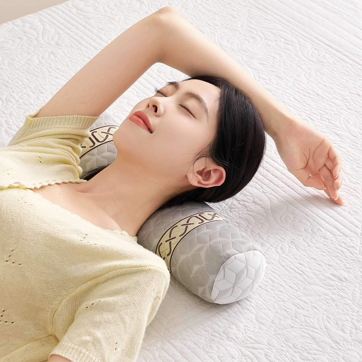 91家纺网 家纺一手货源 找家纺 乐可 2025新款科技护颈圆柱枕枕头枕芯 科技护颈圆柱枕-科技灰