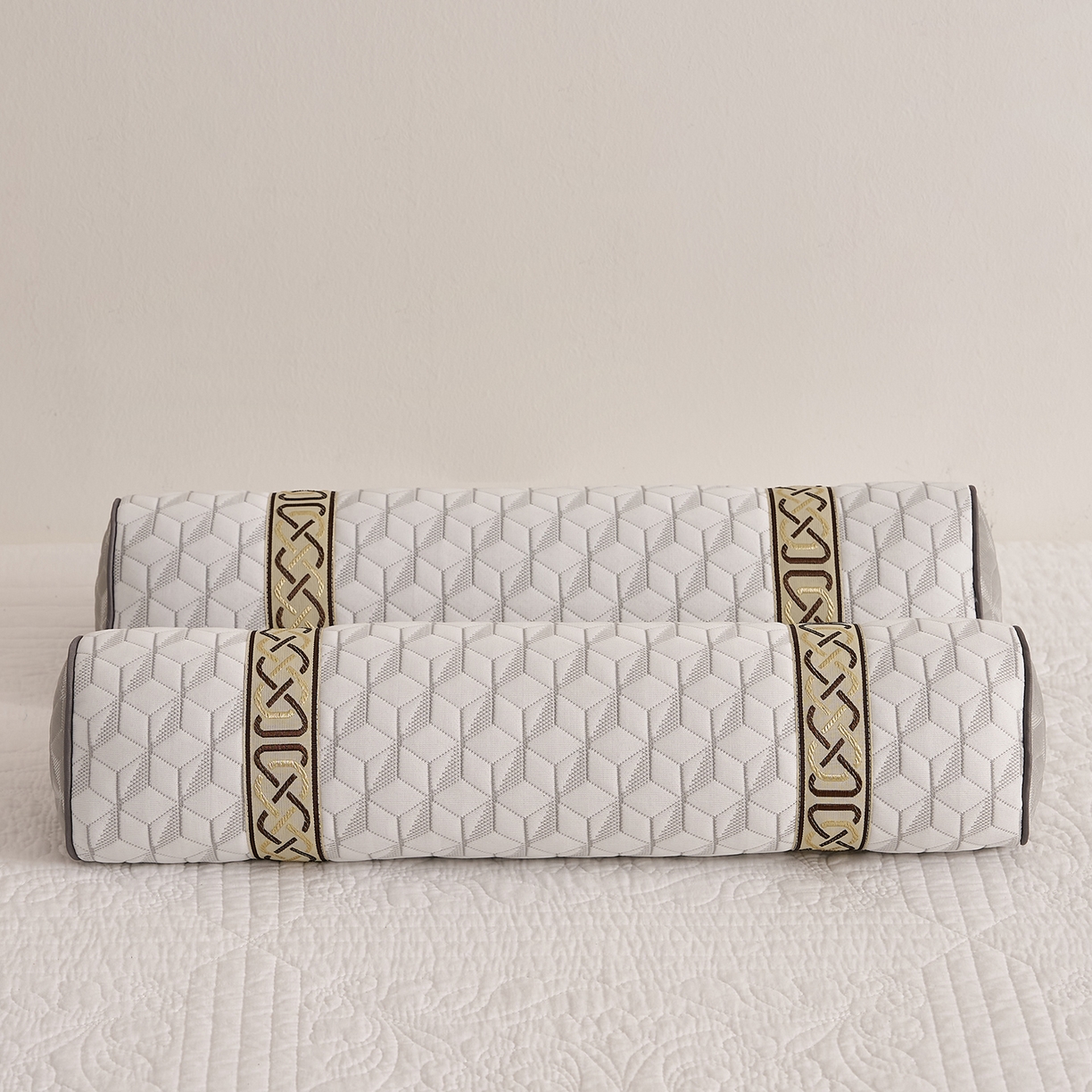 91家纺网 家纺一手货源 找家纺 （总）乐可 2025新款科技三角护颈枕枕头枕芯