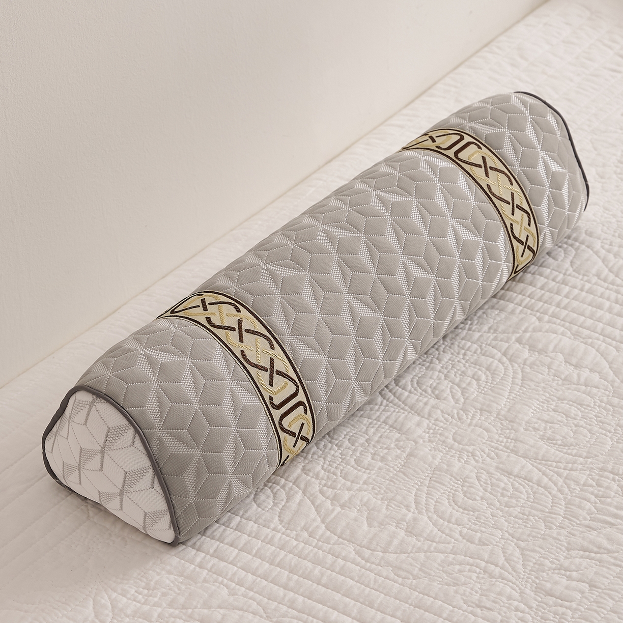 91家纺网 家纺一手货源 找家纺 乐可 2025新款科技三角护颈枕枕头枕芯 科技三角护颈枕-科技灰