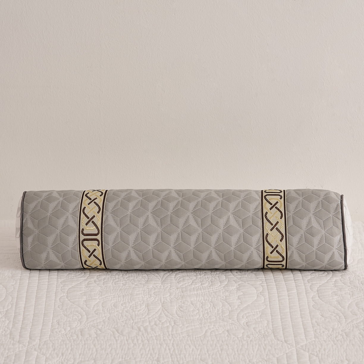 91家纺网 家纺一手货源 找家纺 乐可 2025新款科技三角护颈枕枕头枕芯 科技三角护颈枕-科技灰