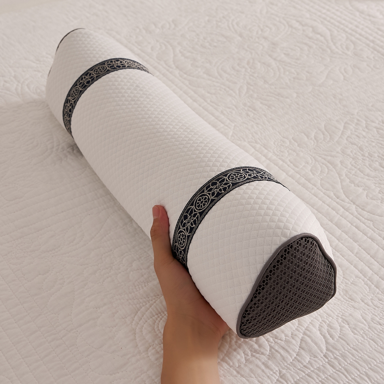 91家纺网 家纺一手货源 找家纺 乐可 2025新款科技三角护颈枕枕头枕芯 科技三角护颈枕-简约白