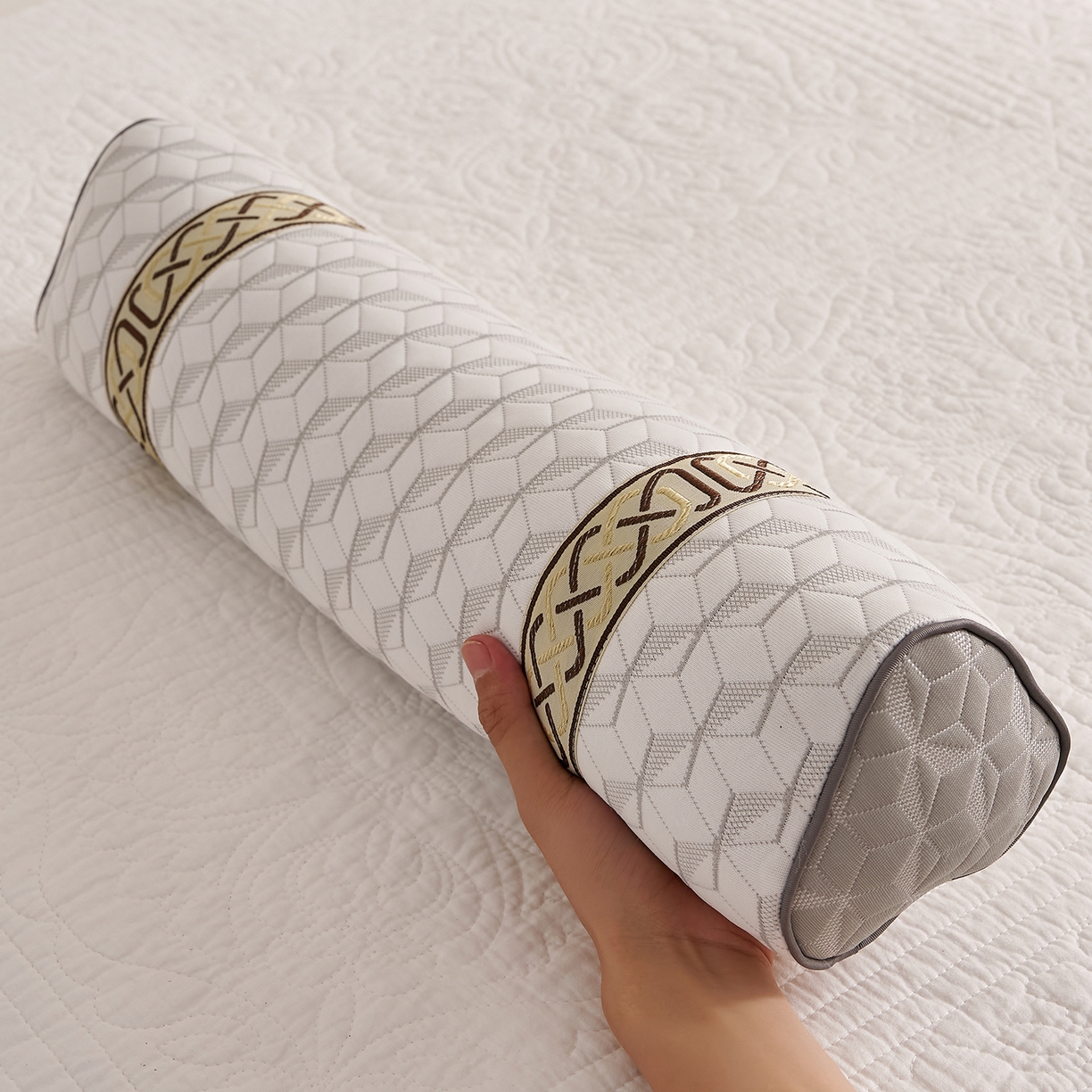 91家纺网 家纺一手货源 找家纺 乐可 2025新款科技三角护颈枕枕头枕芯 科技三角护颈枕-科技白