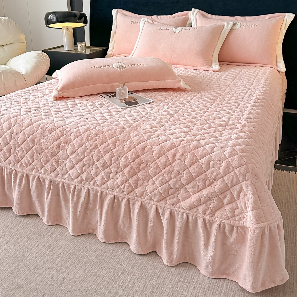 91家纺网 家纺一手货源 找家纺 （总）诺可 2025新款秋冬牛奶绒床盖款四件套-咩羊乐园