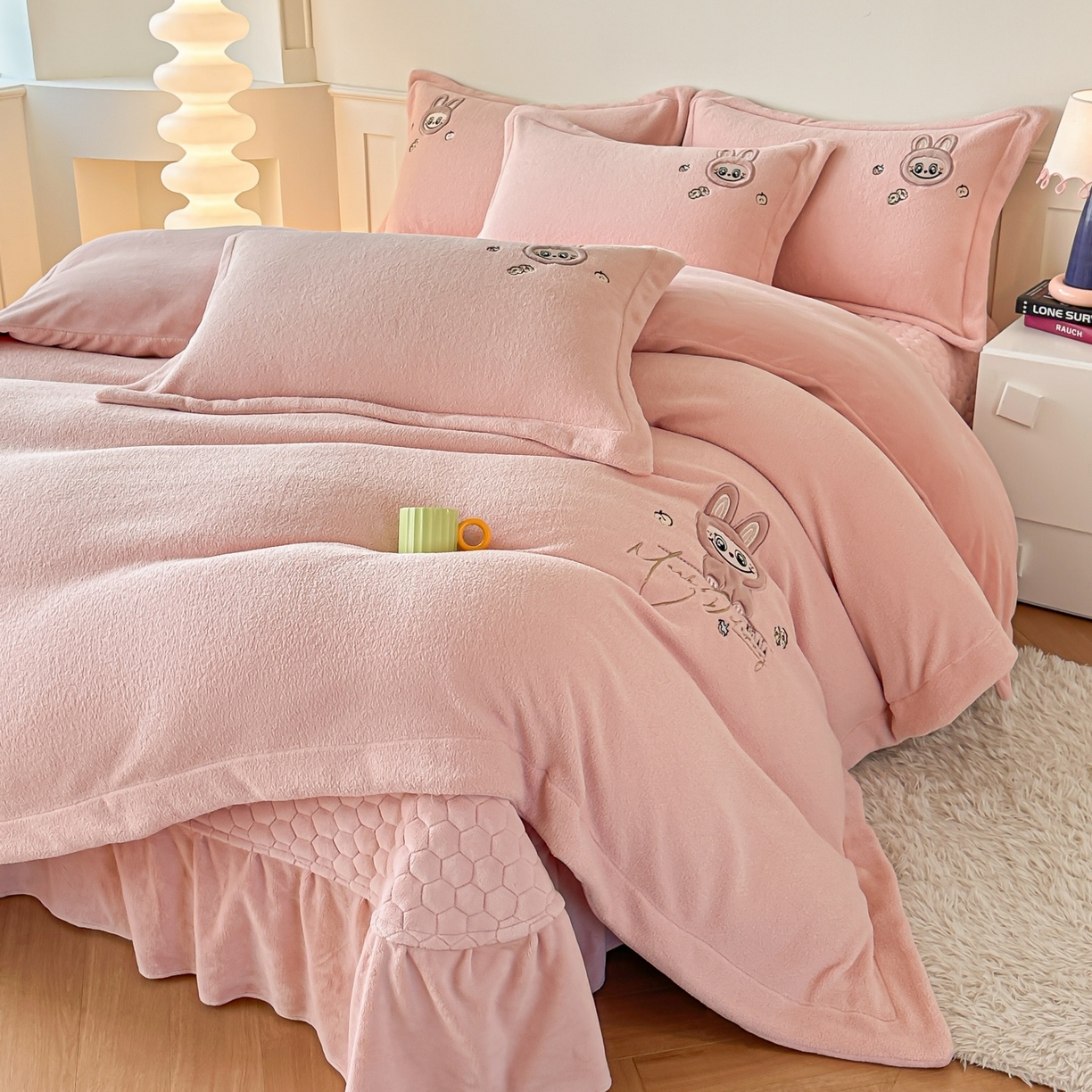 91家纺网 家纺一手货源 找家纺 （总）诺可 2025秋冬新款艾尼绒刺绣四件套-莱布布