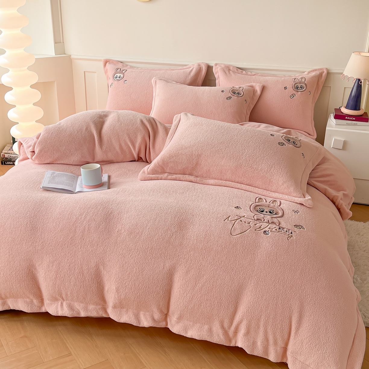 91家纺网 家纺一手货源 找家纺 （总）诺可 2025秋冬新款艾尼绒刺绣四件套-莱布布