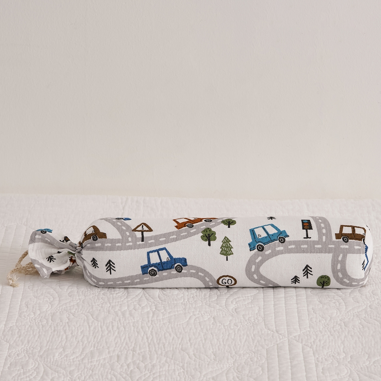 91家纺网 家纺一手货源 找家纺 乐可 2025新款全棉纱布哄睡糖果枕枕头枕芯 纱布哄睡糖果枕-飘移