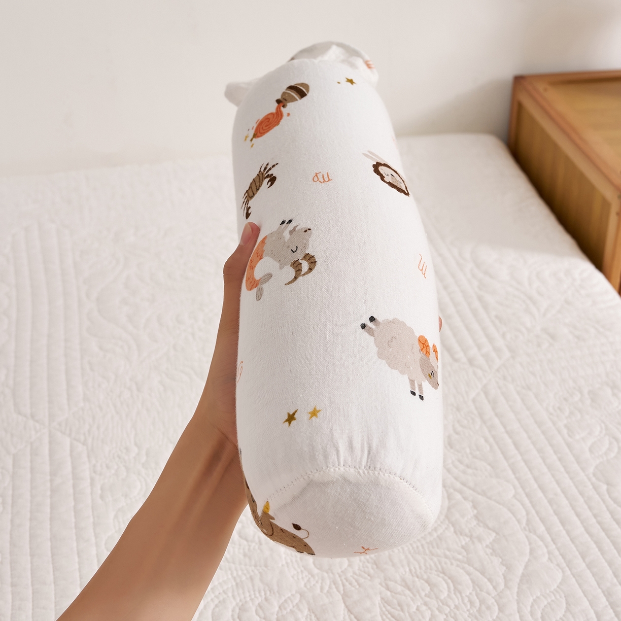 91家纺网 家纺一手货源 找家纺 乐可 2025新款全棉纱布哄睡糖果枕枕头枕芯 纱布哄睡糖果枕-宝宝星座