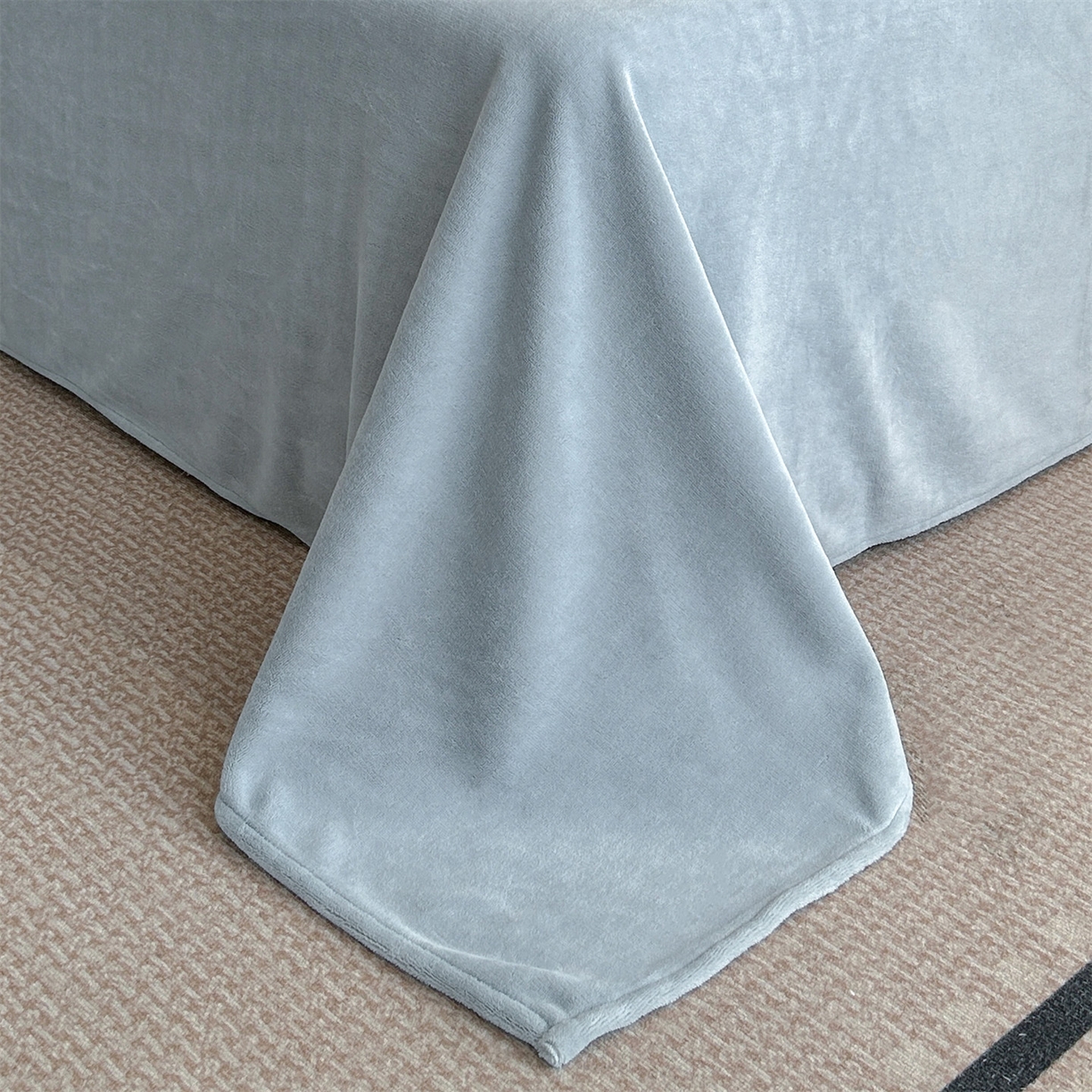 91家纺网 家纺一手货源 找家纺 眷恋家纺 2025新款加厚牛奶绒法式数码印花宽边四件套 韵蝶