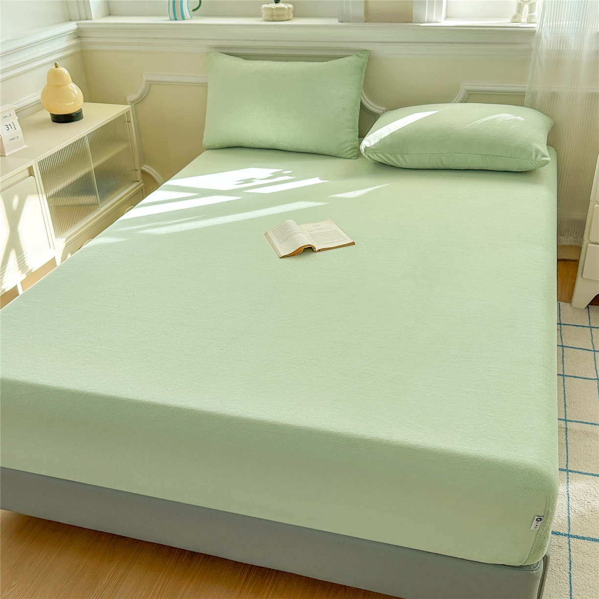 91家纺网 家纺一手货源 找家纺 沐纯家居 2025新款250g全消光牛奶绒单床笠 果绿