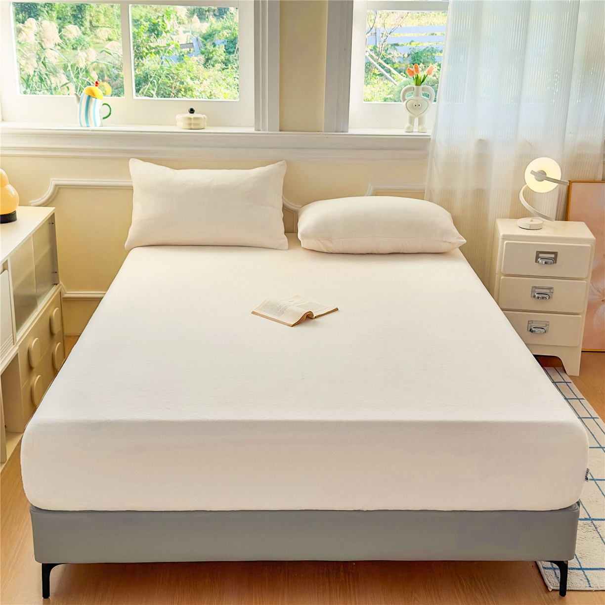 91家纺网 家纺一手货源 找家纺 沐纯家居 2025新款250g全消光牛奶绒单床笠 奶昔白