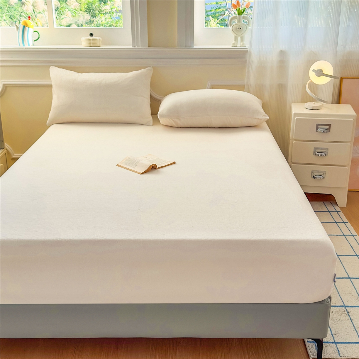 91家纺网 家纺一手货源 找家纺 沐纯家居 2025新款250g全消光牛奶绒单床笠 奶昔白