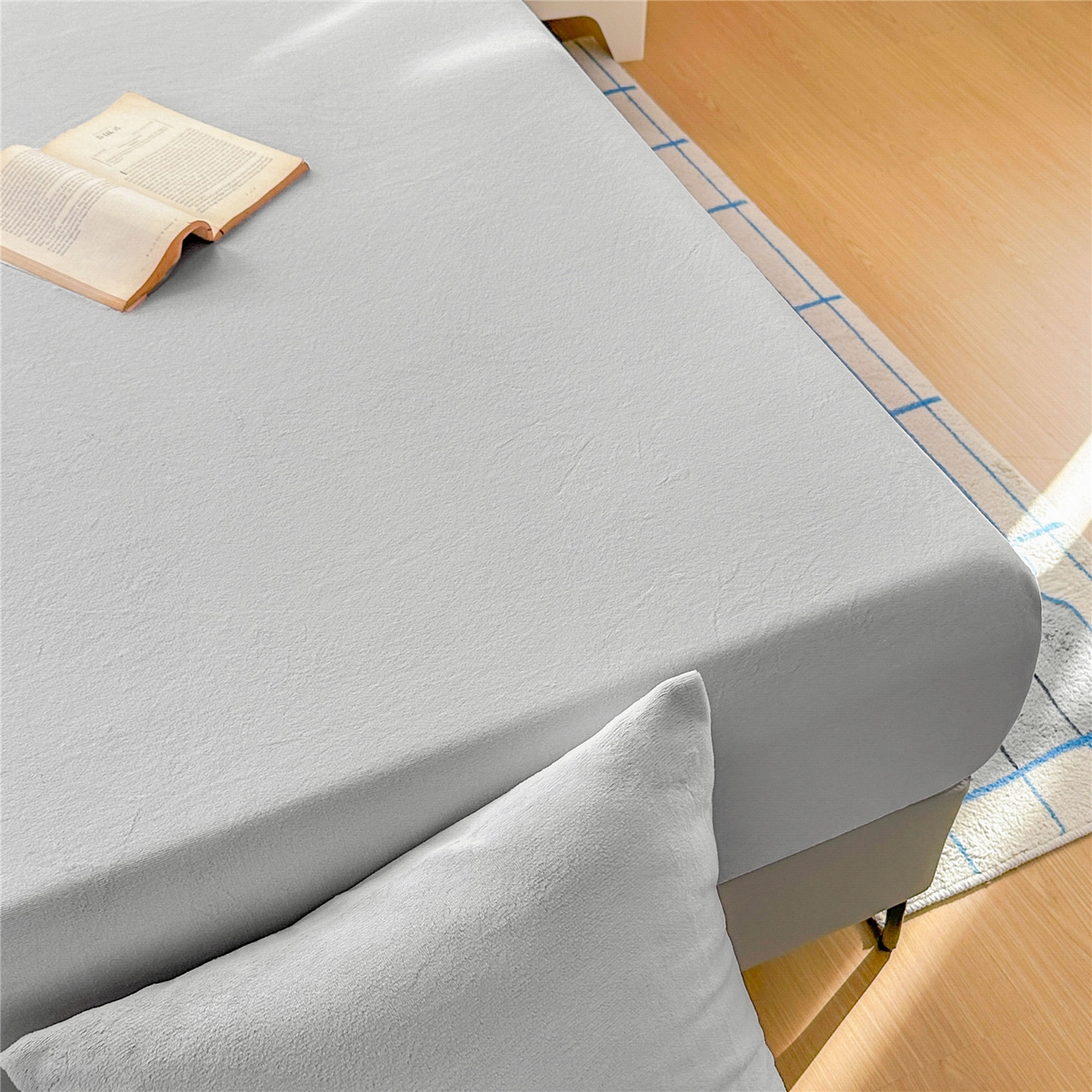 91家纺网 家纺一手货源 找家纺 沐纯家居 2025新款250g全消光牛奶绒单床笠 浅灰