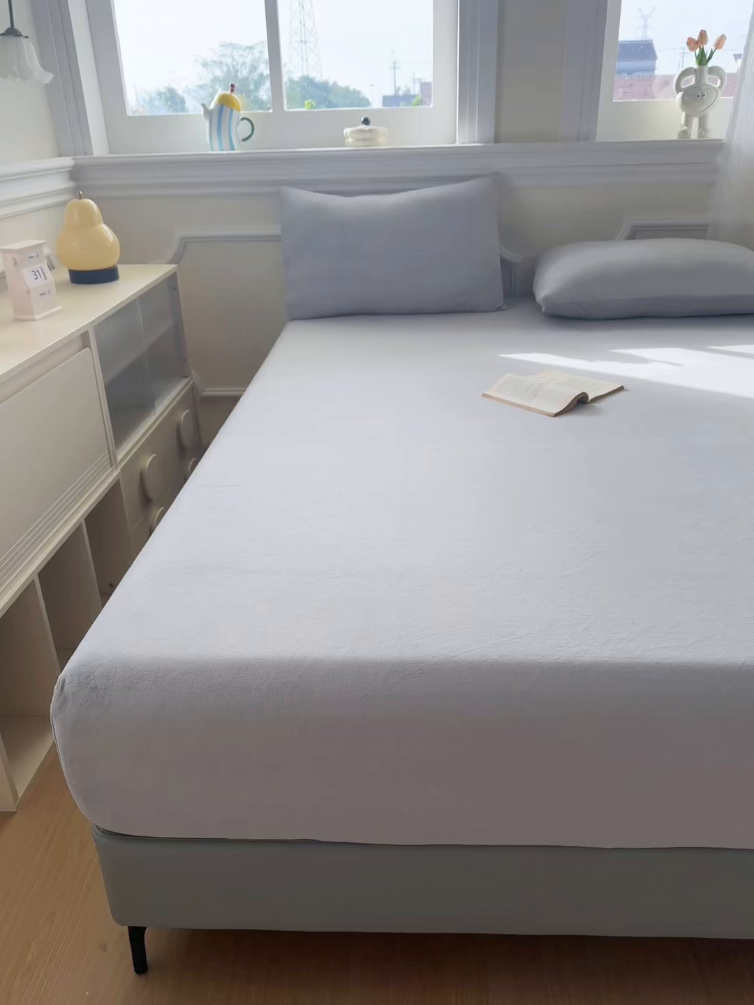 91家纺网 家纺一手货源 找家纺 沐纯家居 2025新款250g全消光牛奶绒单床笠 浅灰