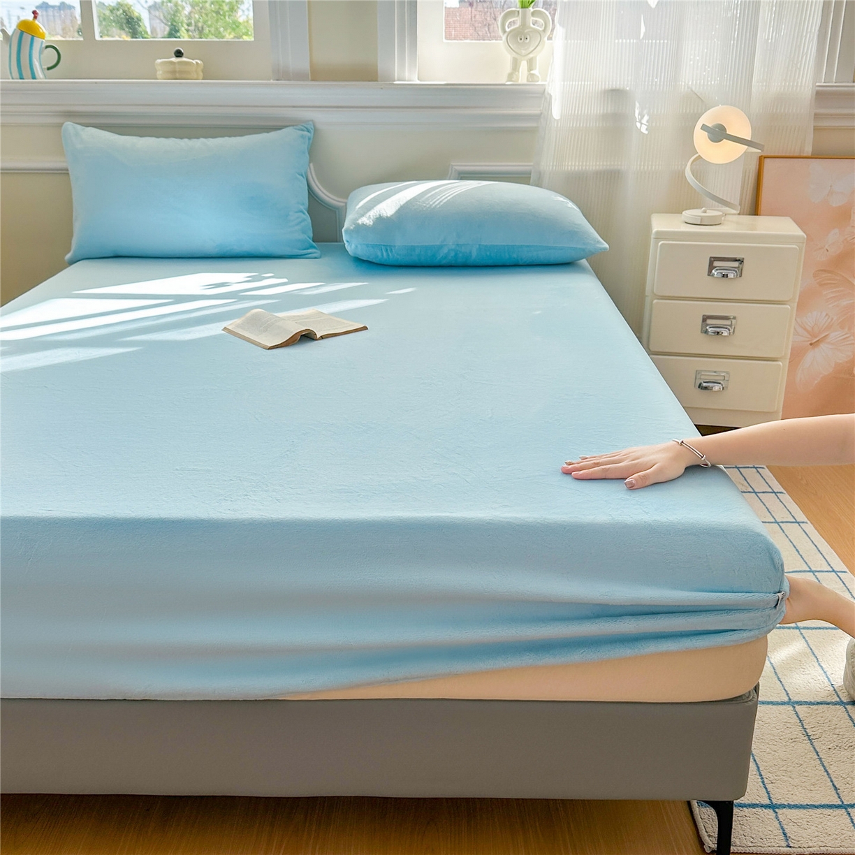 91家纺网 家纺一手货源 找家纺 沐纯家居 2025新款250g全消光牛奶绒单床笠 婴儿蓝