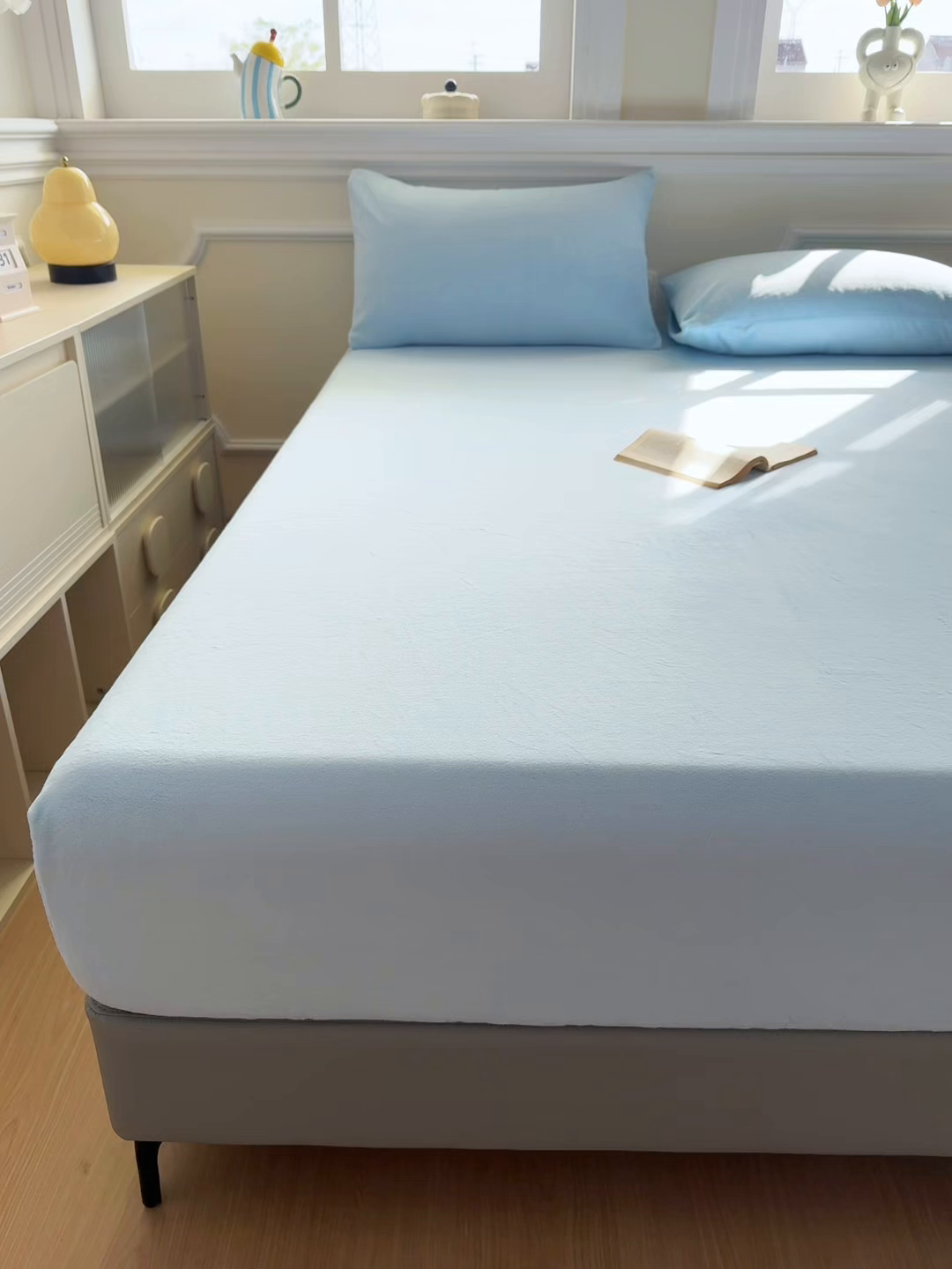 91家纺网 家纺一手货源 找家纺 沐纯家居 2025新款250g全消光牛奶绒单床笠 婴儿蓝