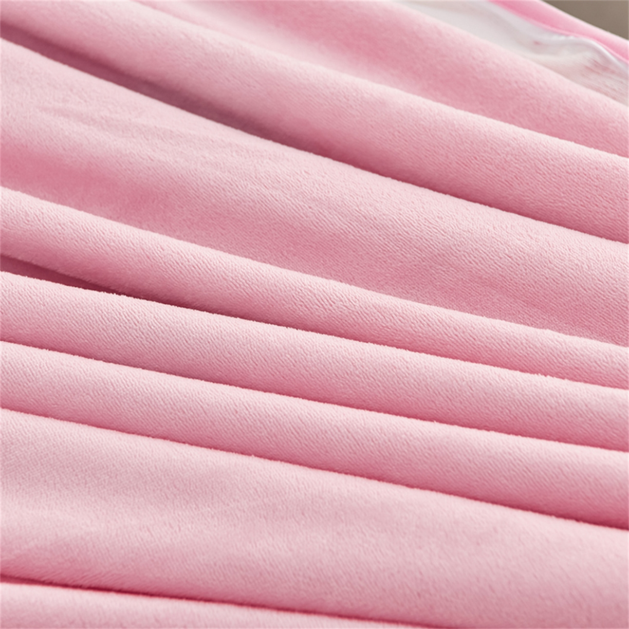 91家纺网 家纺一手货源 找家纺   玖琳家纺  2025新款220g保暖舒适牛奶绒床裙四件套 郁金香