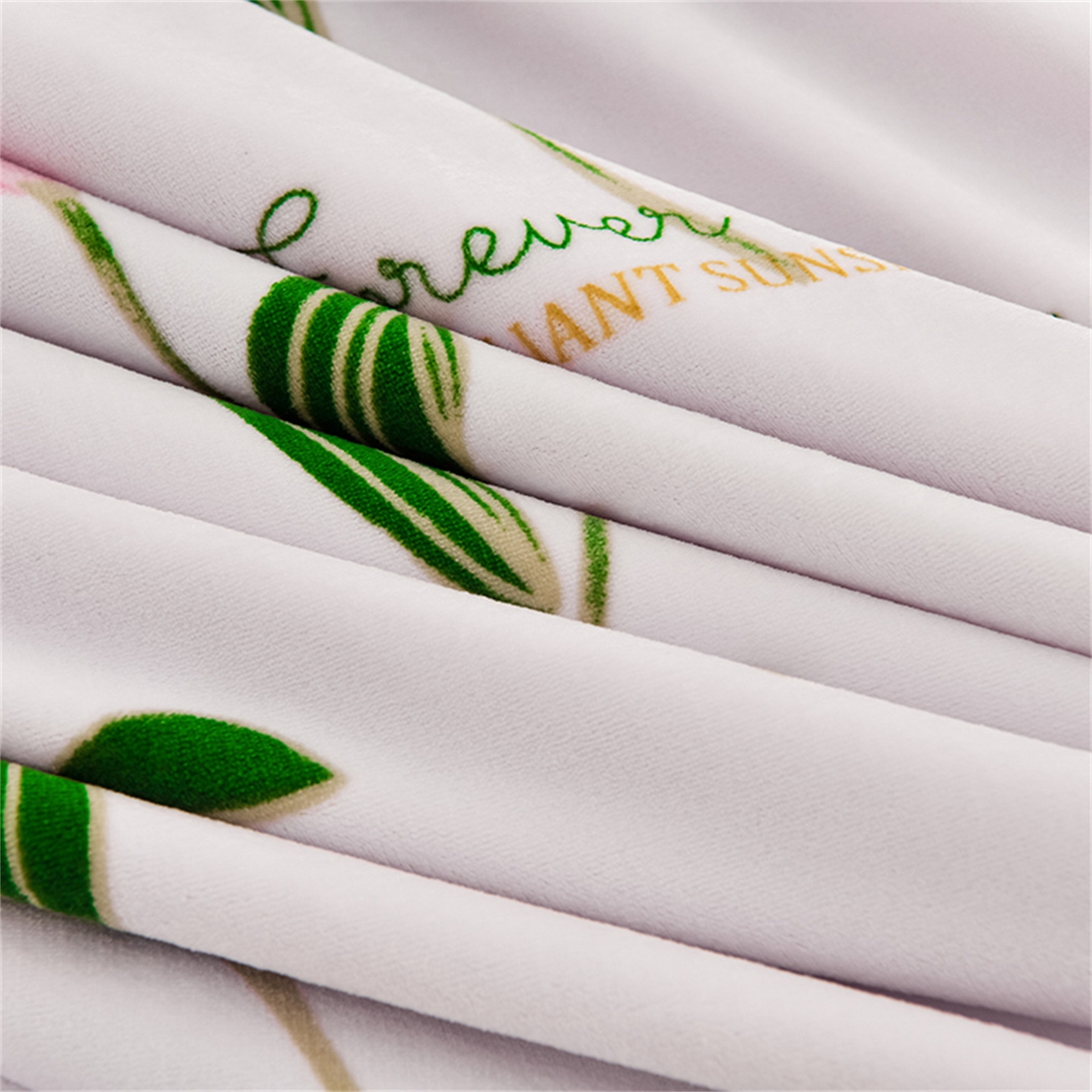 91家纺网 家纺一手货源 找家纺   玖琳家纺  2025新款220g保暖舒适牛奶绒床裙四件套 郁金香