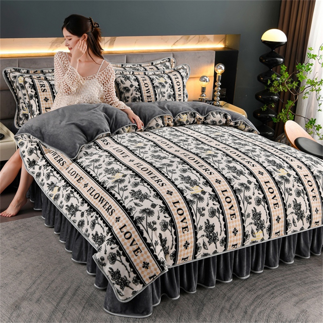 91家纺网 家纺一手货源 找家纺   玖琳家纺  2025新款220g保暖舒适牛奶绒床裙四件套 浮生若梦