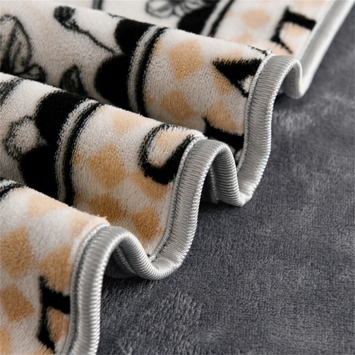 91家纺网 家纺一手货源 找家纺   玖琳家纺  2025新款220g保暖舒适牛奶绒床裙四件套 浮生若梦