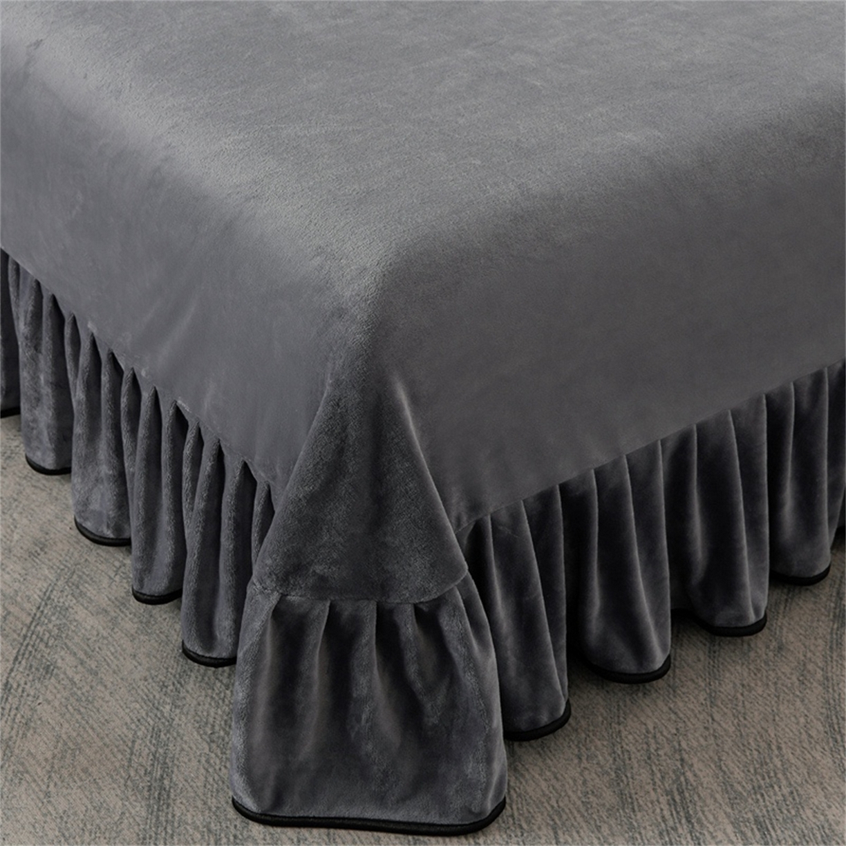 91家纺网 家纺一手货源 找家纺   玖琳家纺  2025新款220g保暖舒适牛奶绒床裙四件套 花影