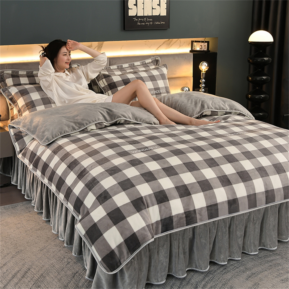 91家纺网 家纺一手货源 找家纺   玖琳家纺  2025新款220g保暖舒适牛奶绒床裙四件套 灰小格