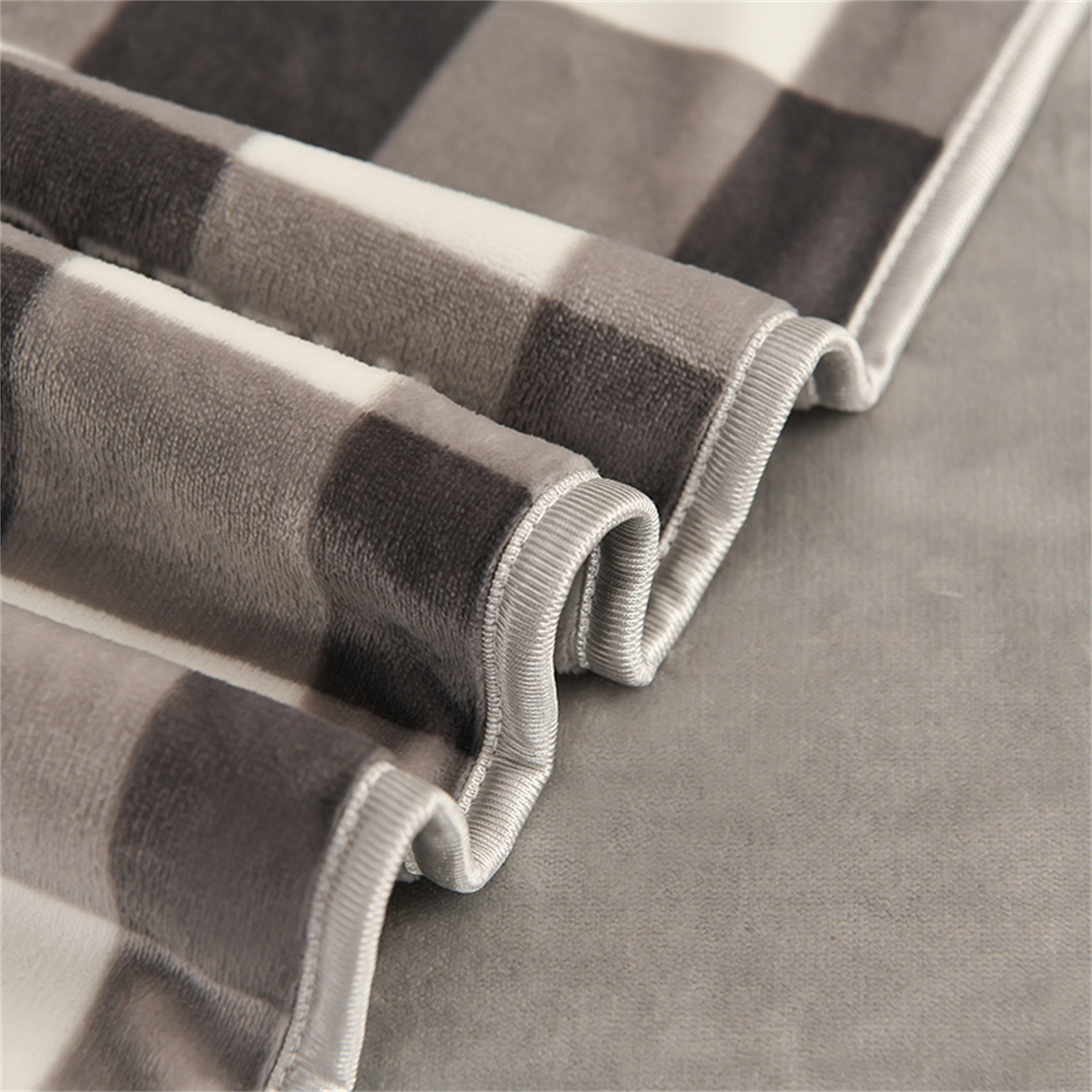 91家纺网 家纺一手货源 找家纺   玖琳家纺  2025新款220g保暖舒适牛奶绒床裙四件套 灰小格