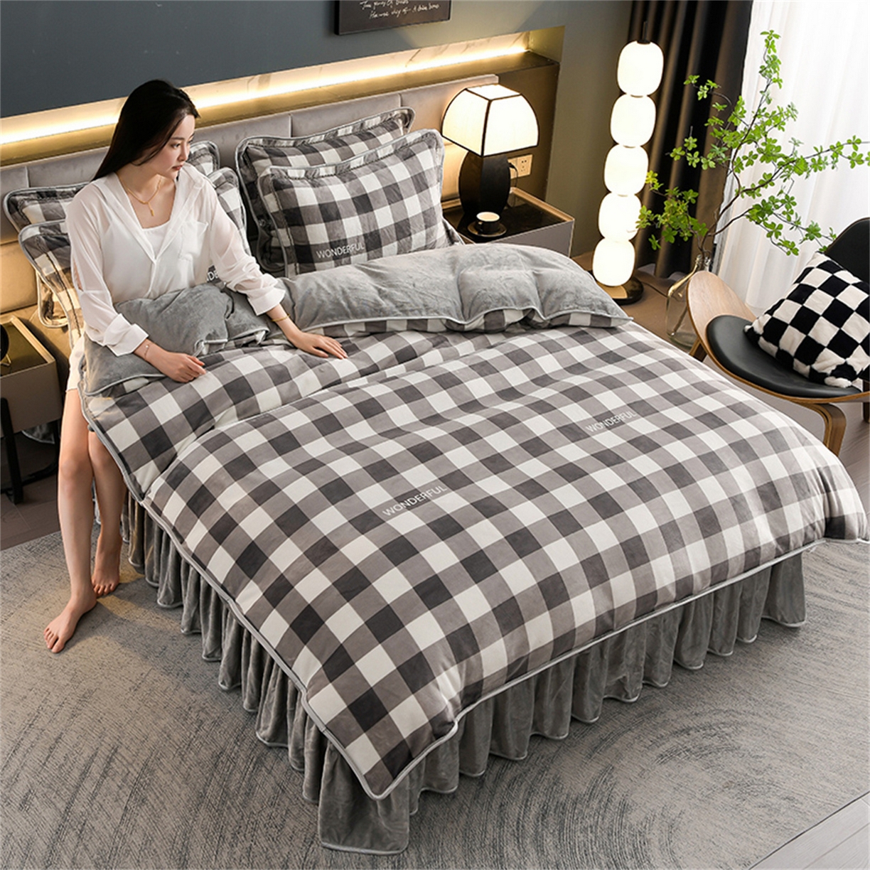 91家纺网 家纺一手货源 找家纺   玖琳家纺  2025新款220g保暖舒适牛奶绒床裙四件套 灰小格