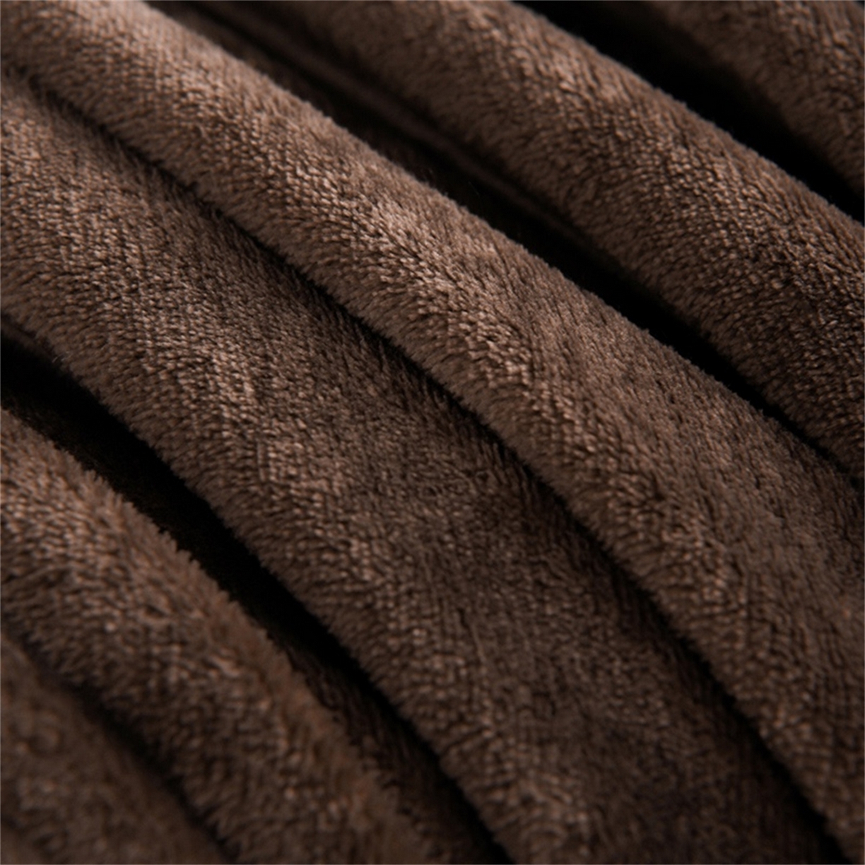 91家纺网 家纺一手货源 找家纺   玖琳家纺  2025新款220g保暖舒适牛奶绒床裙四件套 罗马假日