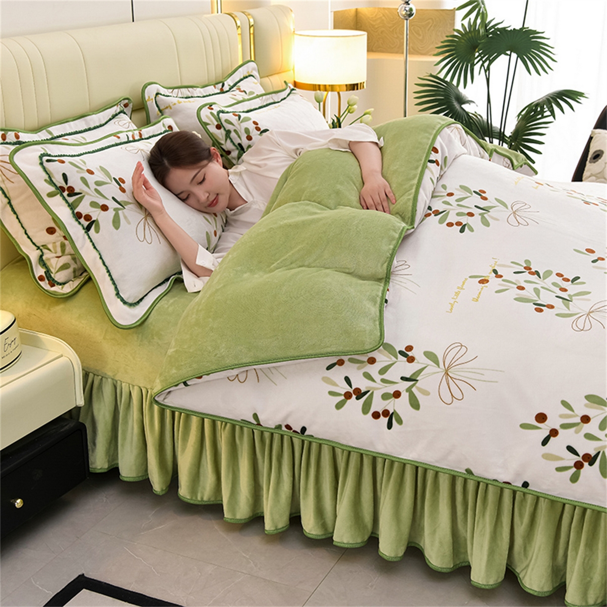 91家纺网 家纺一手货源 找家纺   玖琳家纺  2025新款220g保暖舒适牛奶绒床裙四件套 硕果累累