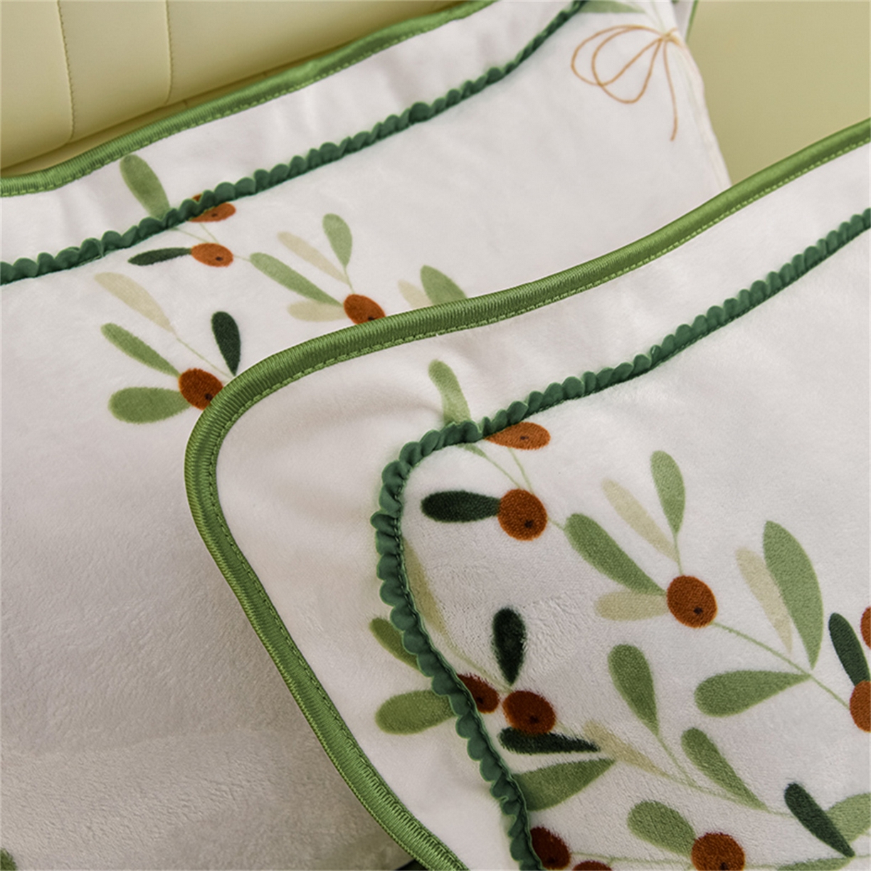 91家纺网 家纺一手货源 找家纺   玖琳家纺  2025新款220g保暖舒适牛奶绒床裙四件套 硕果累累